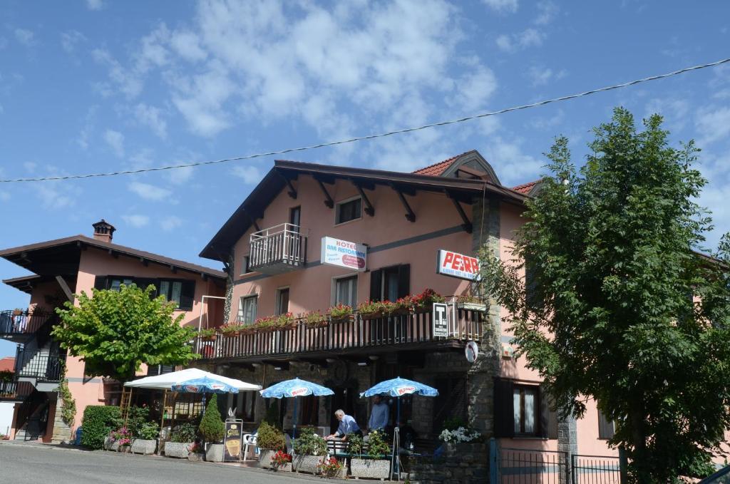 Albergo Ristorante Da Piercarlo Brallo Di Pregola Kültér fotó